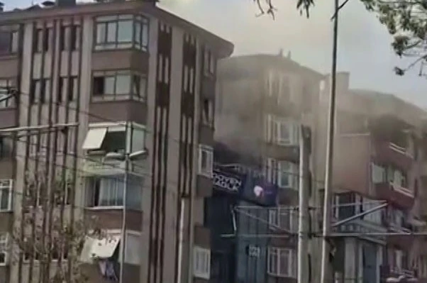 İzmit’te 7 katlı binanın çatısındaki bacadan çıkan yangın korkuttu 
