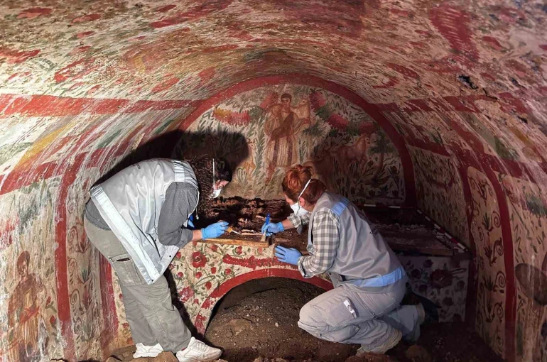 İznik’te erken Hristiyanlık dönemine ait benzersiz ’Çoban İsa’ figürü ortaya çıkarıldı 