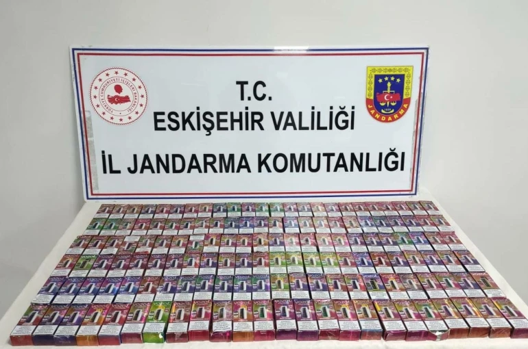 Jandarma 140 yasa dışı elektronik sigara ele geçirdi