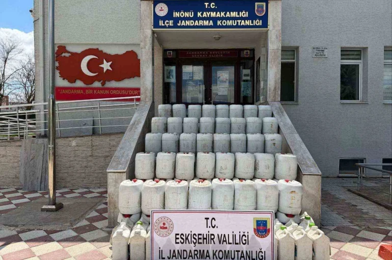 Jandarma 2 bin 270 litre sahte sıvı gübre ele geçirildi 