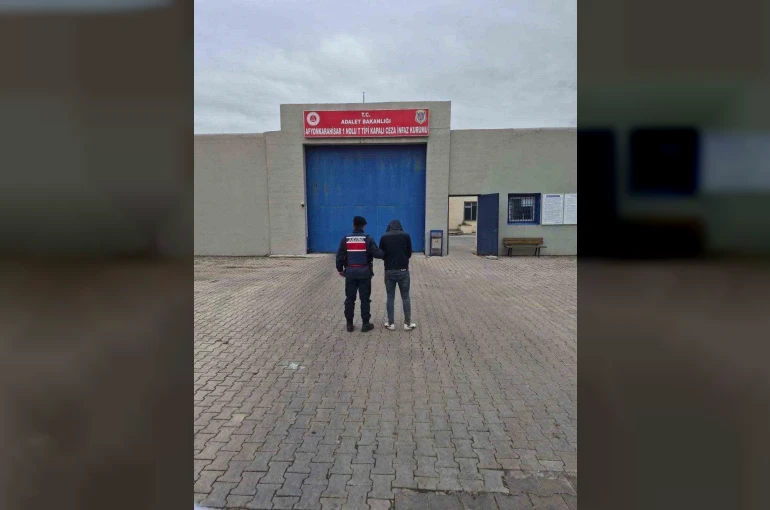 Jandarma çeşitli suçlardan aranan 46 kişiyi yakaladı 