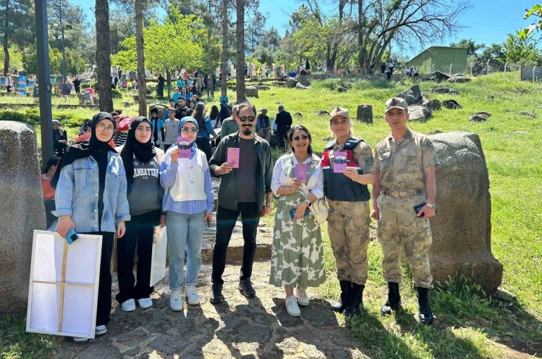 Jandarma ekipleri KADES uygulamasını tanıttı 