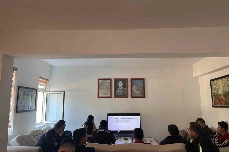 Jandarma personeline iletişim, stres ve öfke yönetimi eğitimi 