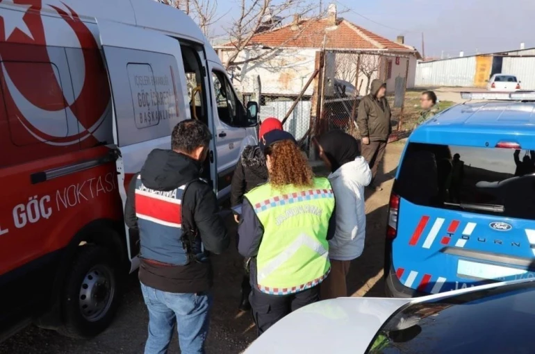 Jandarma tarafından 7 düzensiz göçmen yakalandı