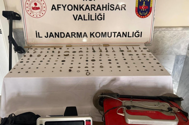 Jandarma tarihi eser niteliği taşıyan 150 adet sikke ve obje ele geçirdi 