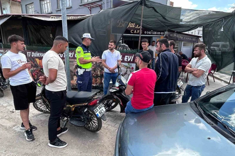 Jandarmadan 6 ilçede bin 719 vatandaşa trafik güvenliği bilgilendirmesi