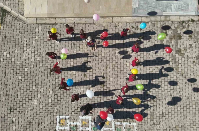 Jandarmadan Dünya Çocuk Hakları Günü’nde farkındalık etkinlikleri 