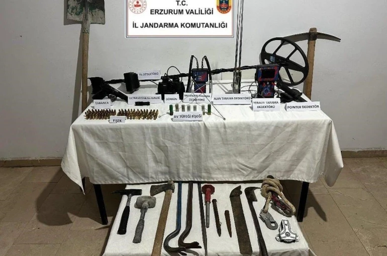 Jandarmadan kaçak kazı yapan şahıslara yönelik operasyon