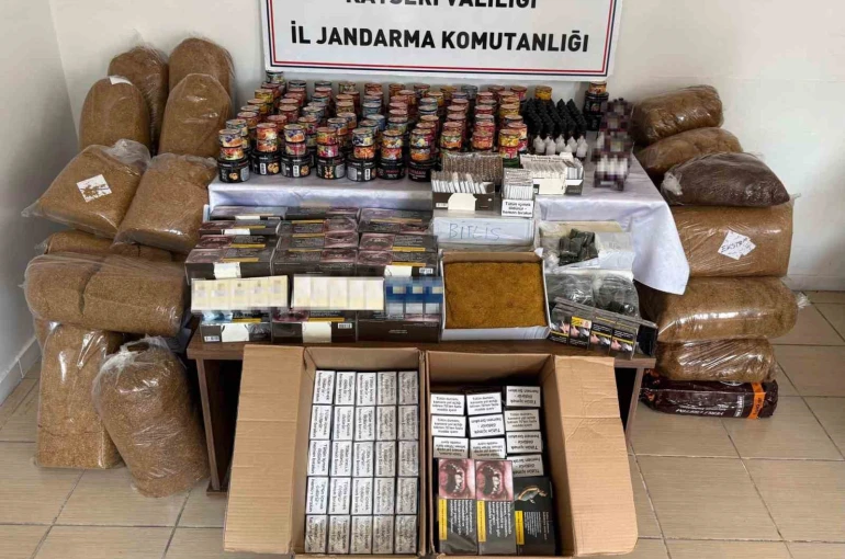 Jandarmadan kaçakçılara darbe: Çok miktarda kaçak tütün ve sigara ele geçirildi