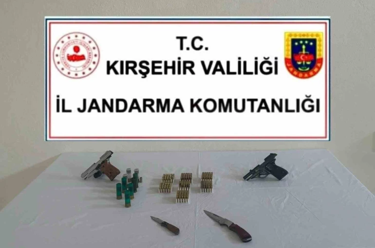 Jandarmadan ruhsatsız silah operasyonu 
