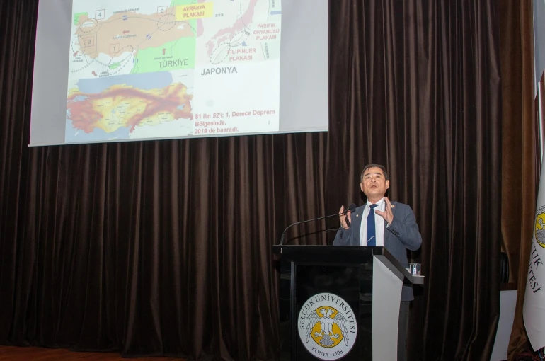 Japon Deprem Uzmanı Moriwaki Selçuk Üniversitesinde konuştu: Türkiye can kayıplarında dünyada 3.