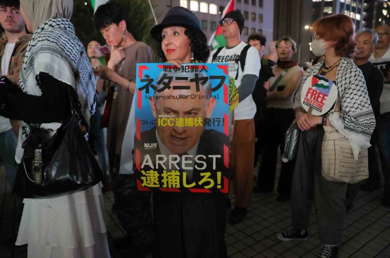 Japonya’da İsrail’in Gazze’ye saldırılarının 2’nci yıl dönümü protesto edildi 