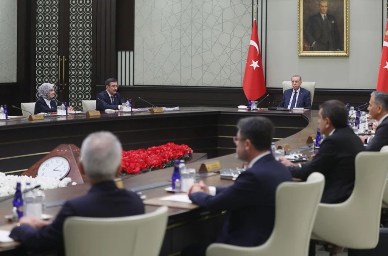 Kabine yoğun gündemle toplanıyor