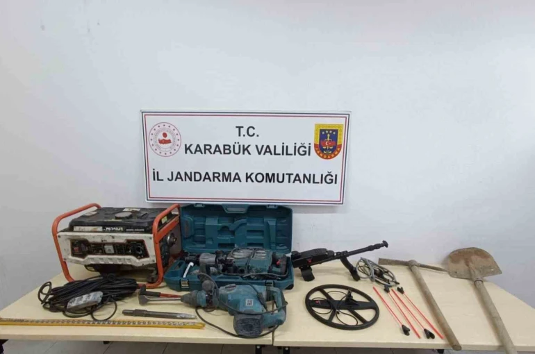 Kaçak kazı ve uyuşturucu operasyonlarında 10 şüpheli yakalandı 
