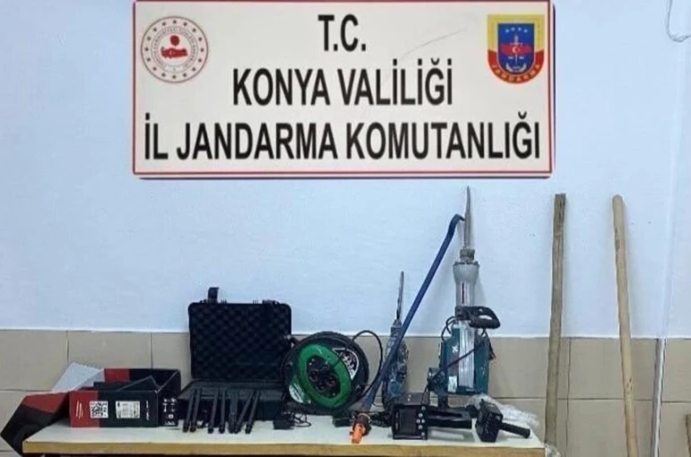 Kaçak kazı yapan 8 kişi yakalandı