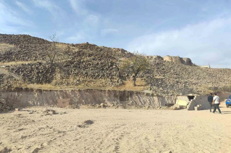 Kaçak kazıda yeraltı şehri çıktı 