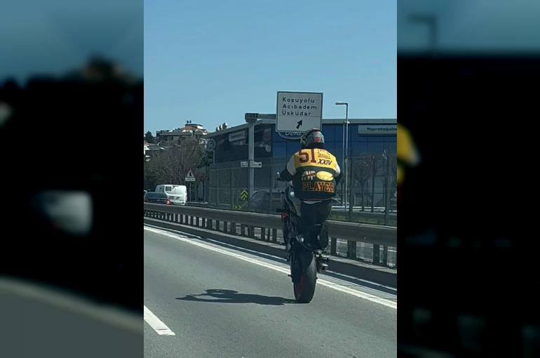 Kadıköy’de plakasız motosikletin tehlikeli yolculuğu kamerada 