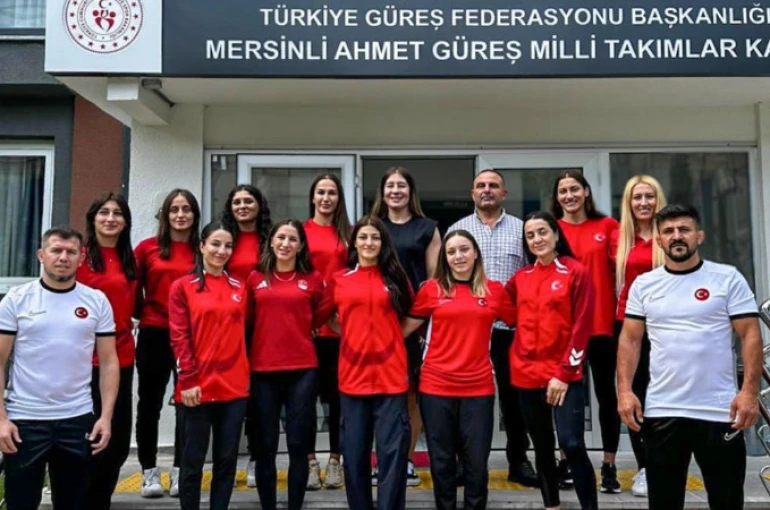 Kadın Güreş Milli Takımı, Dünya Şampiyonası’na uğurlandı