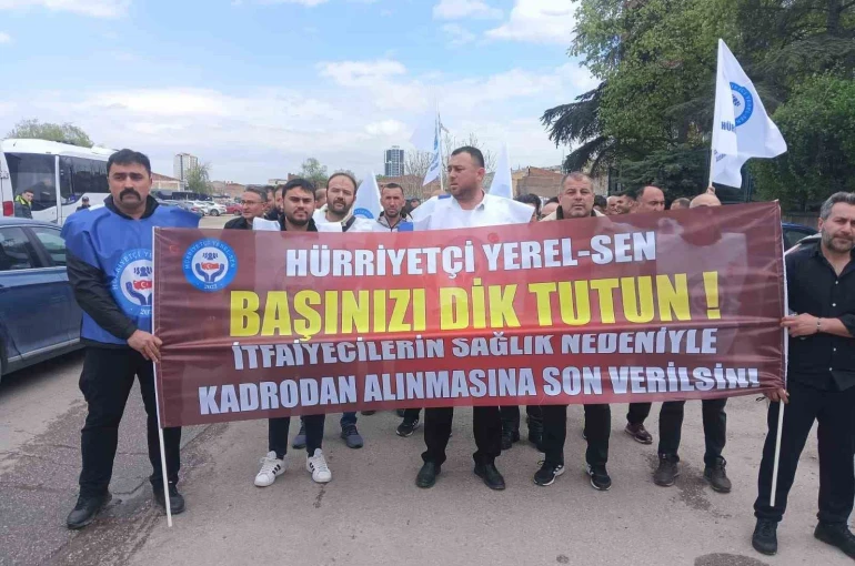 Kadroları alınan itfaiyecilerden Ankara Büyükşehir Belediyesine tepki 
