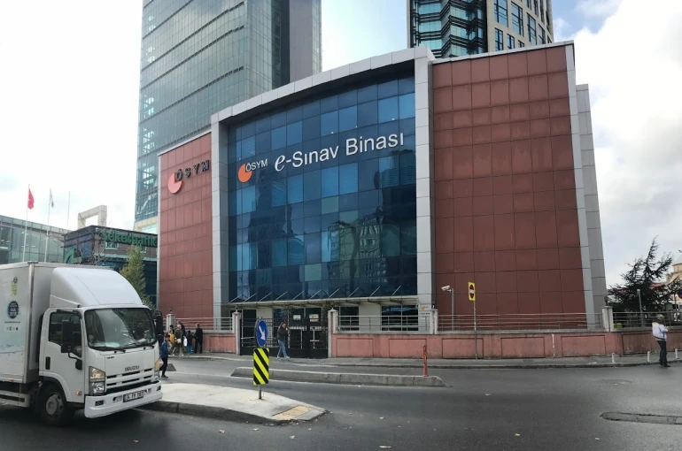 Kağıt tabanlı sınavların yerini elektronik sınavlar alıyor 