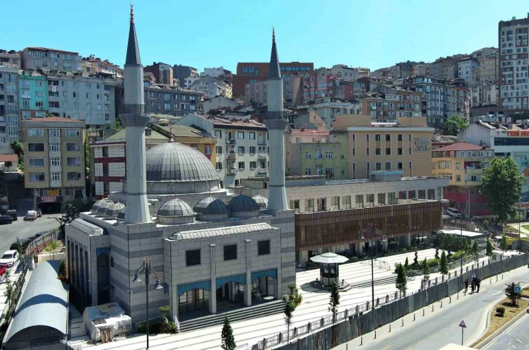 Kağıthane’de Ayazma Camii ve Külliyesi açılış için gün sayıyor