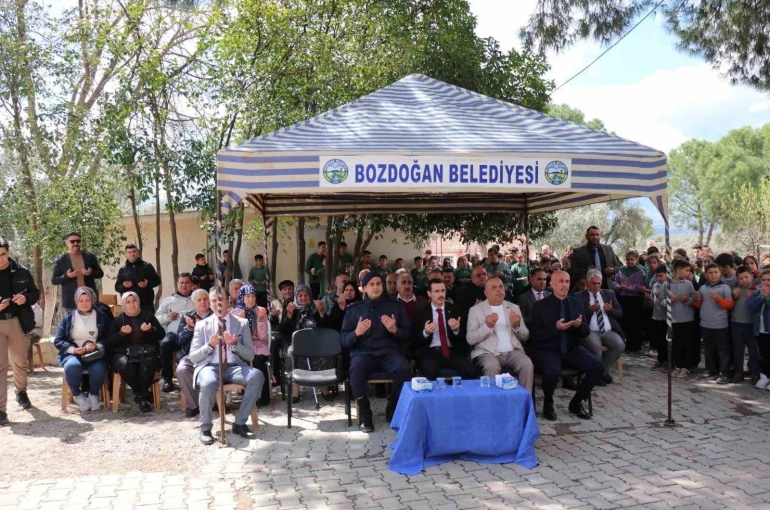Kahraman öğretmen okulunda gözyaşları ile anıldı 