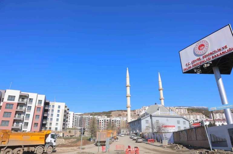 Kahramanmaraş Doğukent’te yerinde dönüşümle yüzlerce konut inşa ediliyor