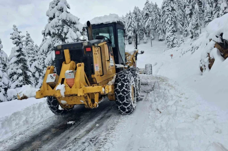 Kahramanmaraş ilçelerinde kar temizliği