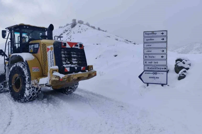 Kahramanmaraş’ın kuzey ilçelerinde kar mesaisi 