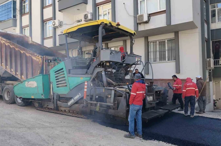 Kahramanmaraş’ta asfalt yenileme çalışmaları sürüyor 
