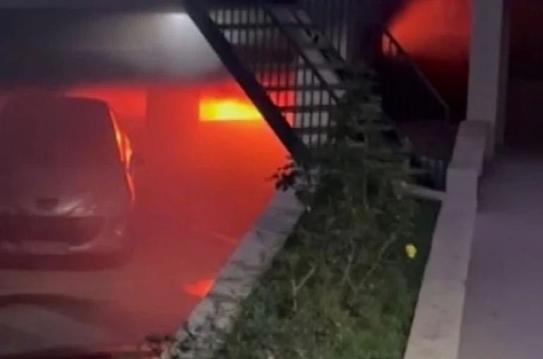 Kahramanmaraş’ta elektrikli otomobil alev alev yandı