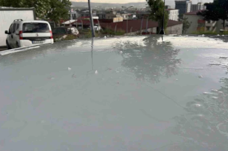 Kahramanmaraş’ta kısa süreli dolu etkili oldu 