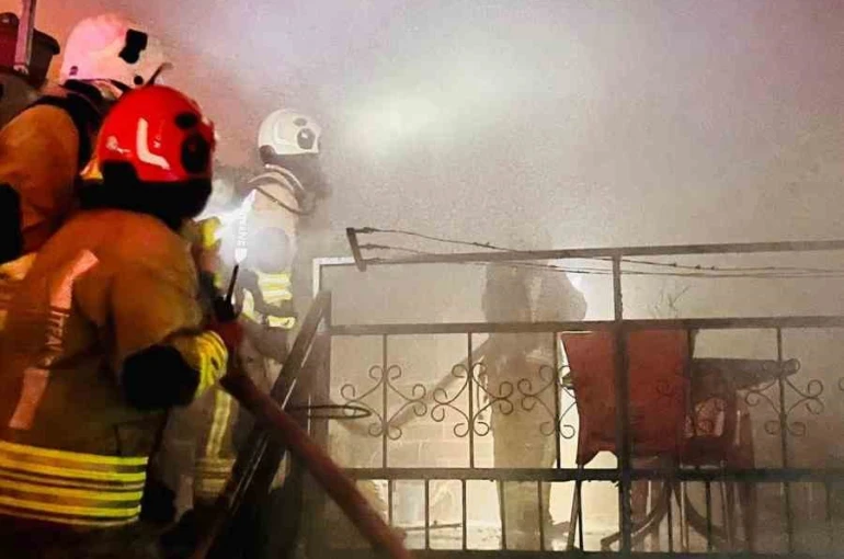 Kahramanmaraş’ta metruk evde yangın