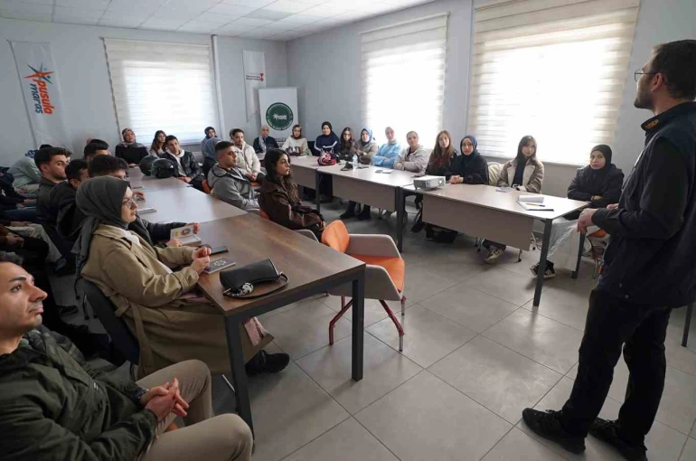 Kahramanmaraş’ta ’Pusula Maraş’tan farkındalık semineri 
