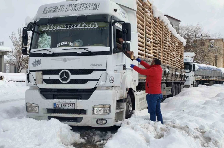 Kahramanmaraş’ta sürücülere çorba ikramı 