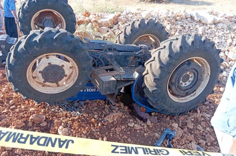 Kahramanmaraş’ta traktörün altında kalan sürücü hayatını kaybetti 
