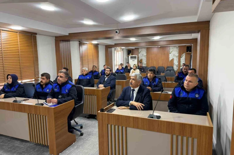 Kahta Belediyesi zabıta personeline yönelik kapsamlı hukuk eğitimi 