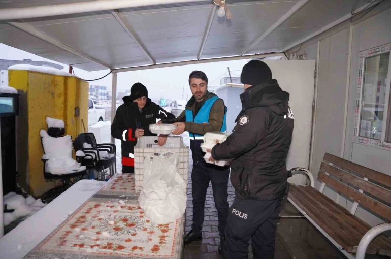 Kahta Belediyesi’nden karla mücadele seferberliği 