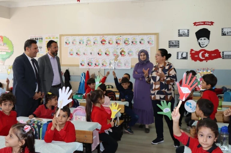 Kahta Devlet Hastanesi’nden Dünya El Yıkama Günü’nde anlamlı etkinlik 