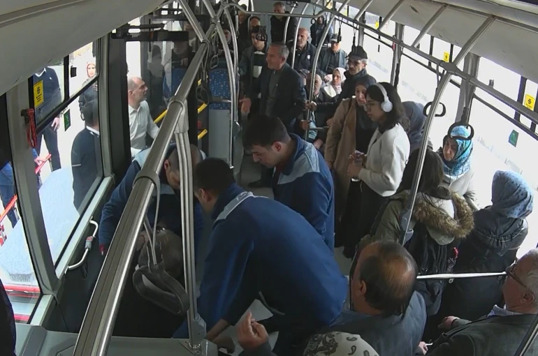 Kalp krizi geçiren yolcuyu hastaneye yetiştiren kahraman şoför konuştu: "Otobüsümüze binen her yolcu bize emanet" 