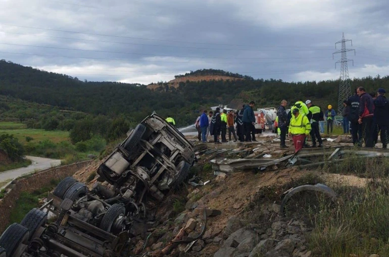 Kanala düşen tankerde can pazarı 