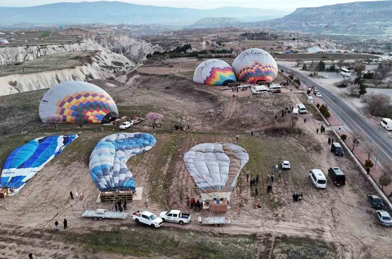 Kapadokya’da sıcak hava balon turlarına rüzgar engeli 