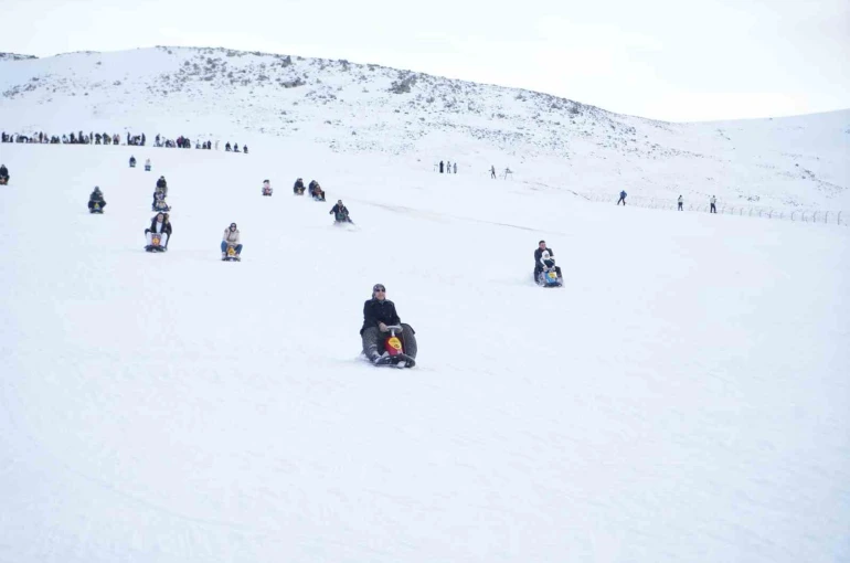 Kar keyfi Ketençimen Kayak Merkezi’nde yaşandı 