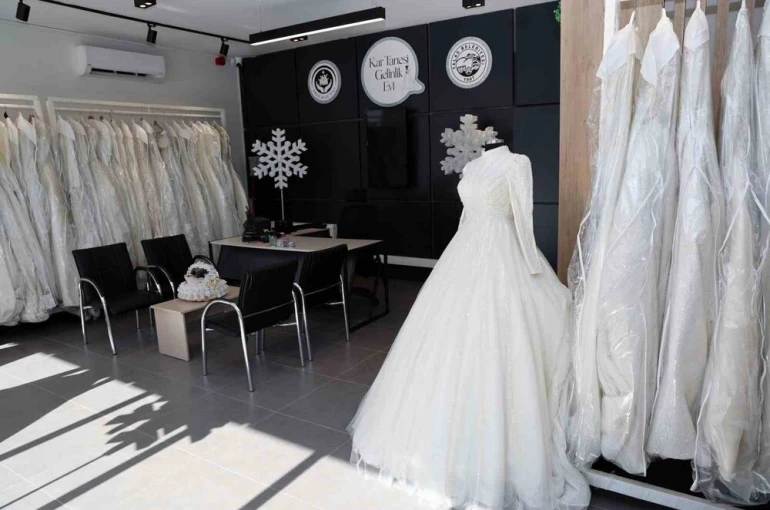 Kar Tanesi Gelinlik Evi ara tatilde mutlu koşuşturmacanın adresi oldu 