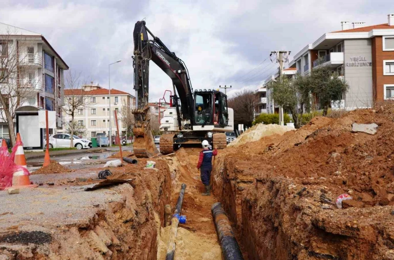 Karabağlar Yaylası girişinde içme suyu hat yenilemesi yapılıyor 