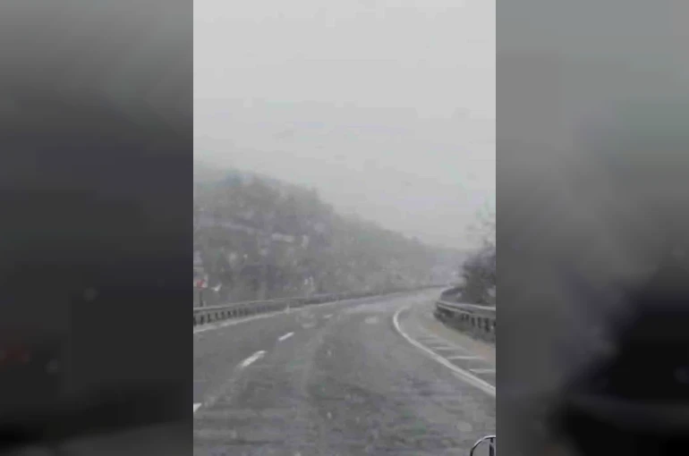 Karabük-Çerkeş kara yolunda kar yağışı başladı 