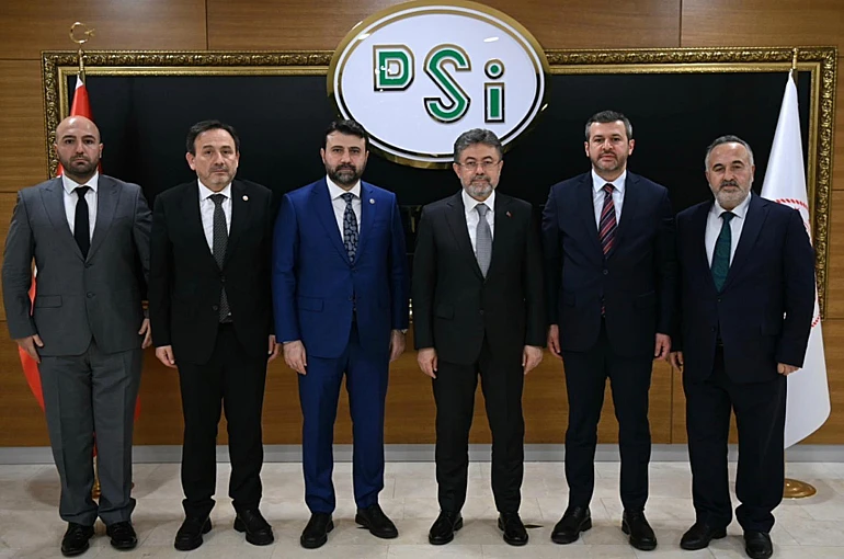 Karabük heyeti Bakan Kacır ve Bakan Yumaklı ile görüştü