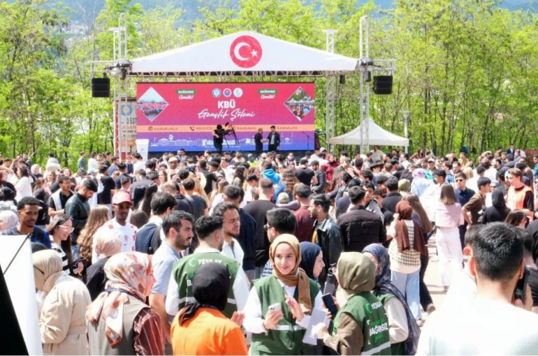 Karabük Üniversitesinde Gençlik Şöleni coşkusu yaşandı 