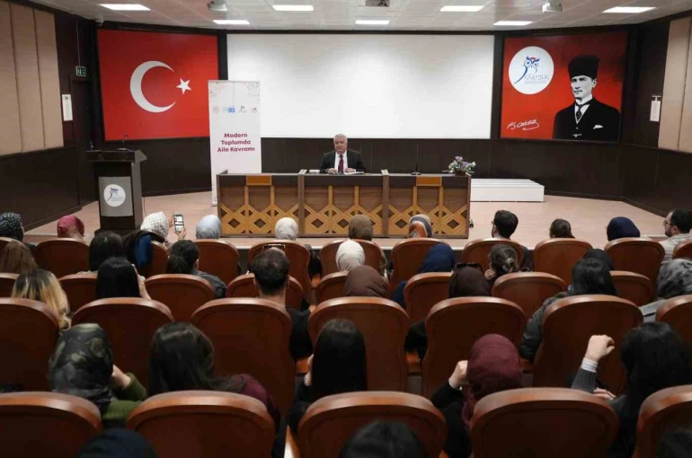 Karabük Üniversitesinde "Modern Dünyada Aile" konferansı düzenlendi 