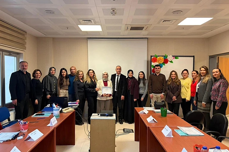 Karabük’te "anne sütü ve emzirme danışmanlığı" eğitimi tamamlandı 